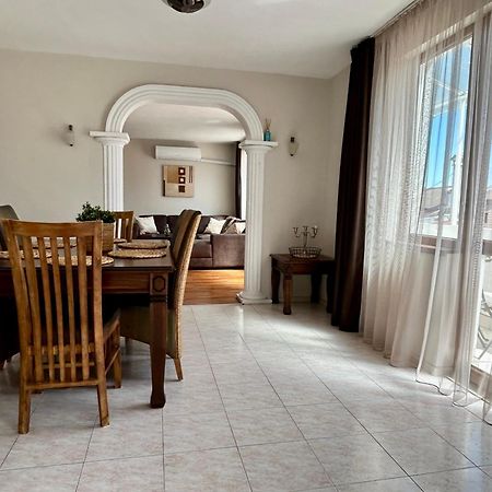 Fenix 2 Bedroom Apartment Varna Center Buitenkant foto