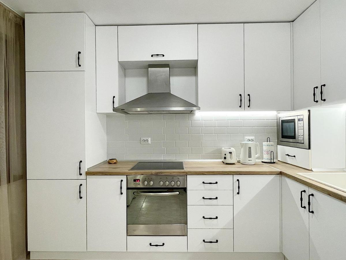 Fenix 2 Bedroom Apartment Varna Center Buitenkant foto