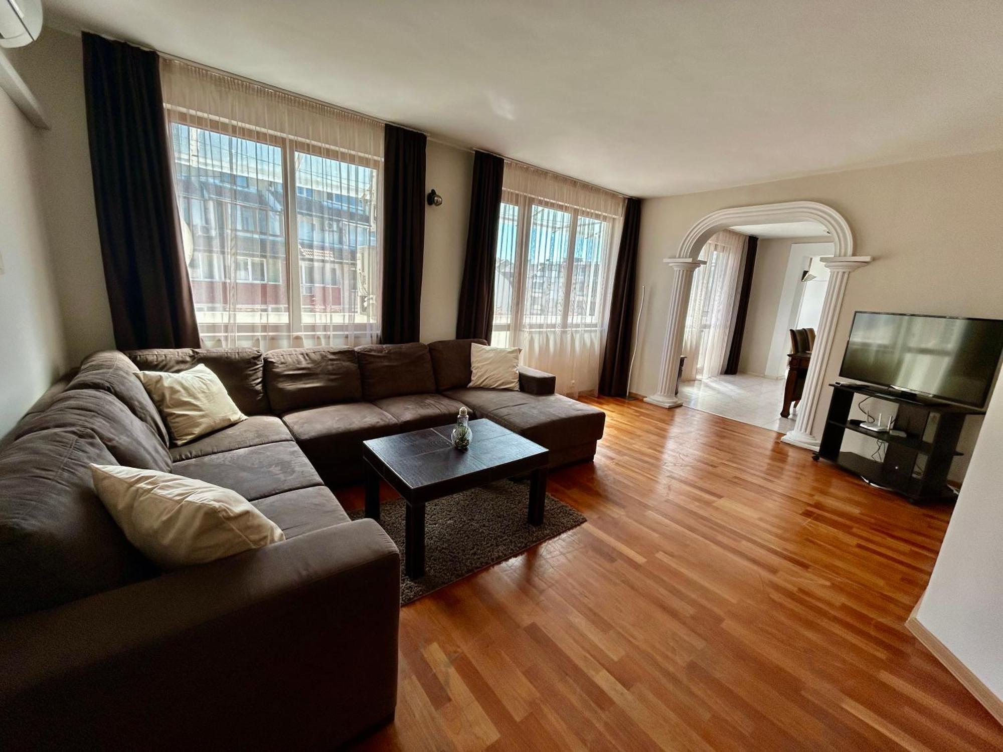 Fenix 2 Bedroom Apartment Varna Center Buitenkant foto