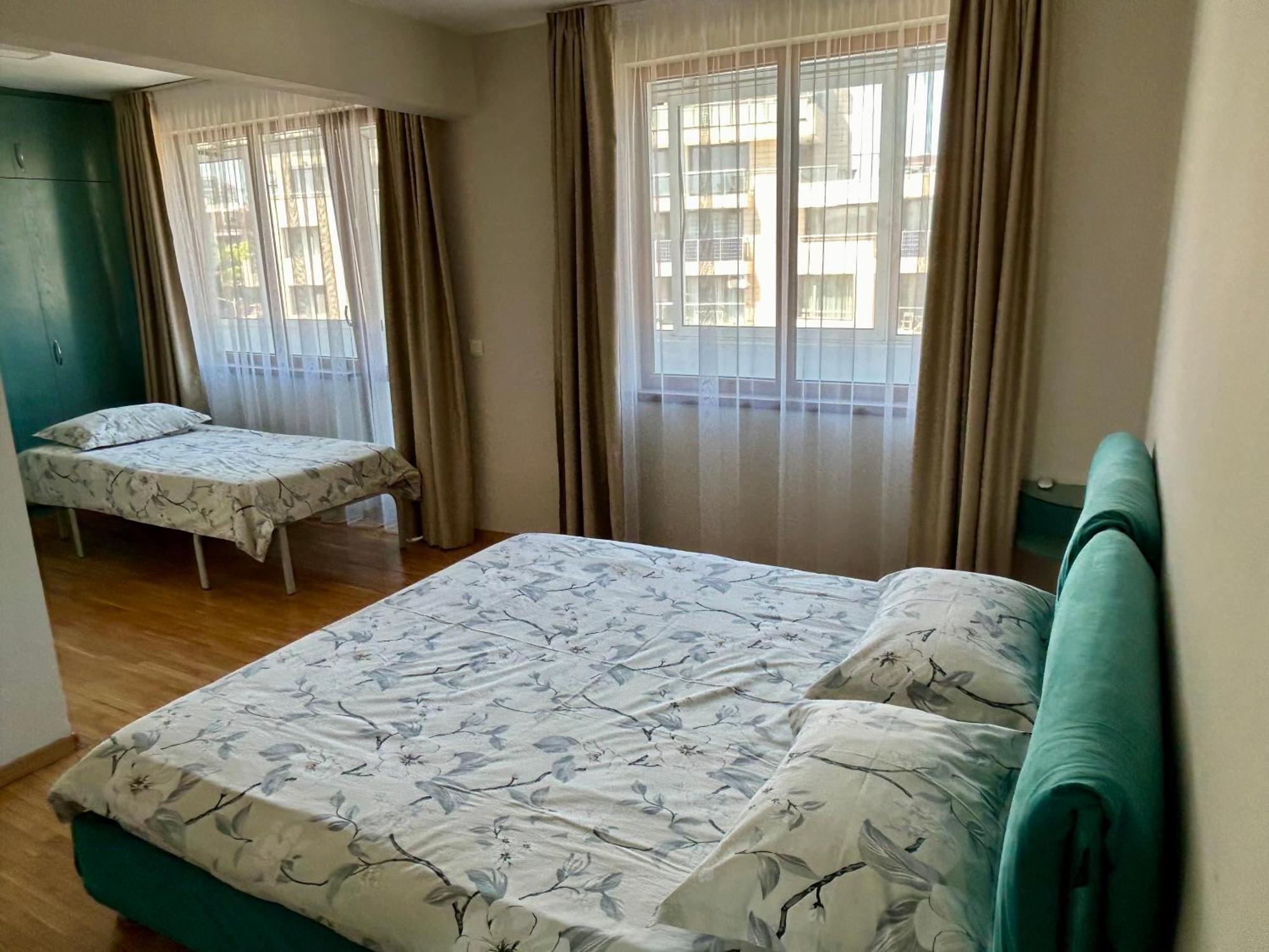 Fenix 2 Bedroom Apartment Varna Center Buitenkant foto